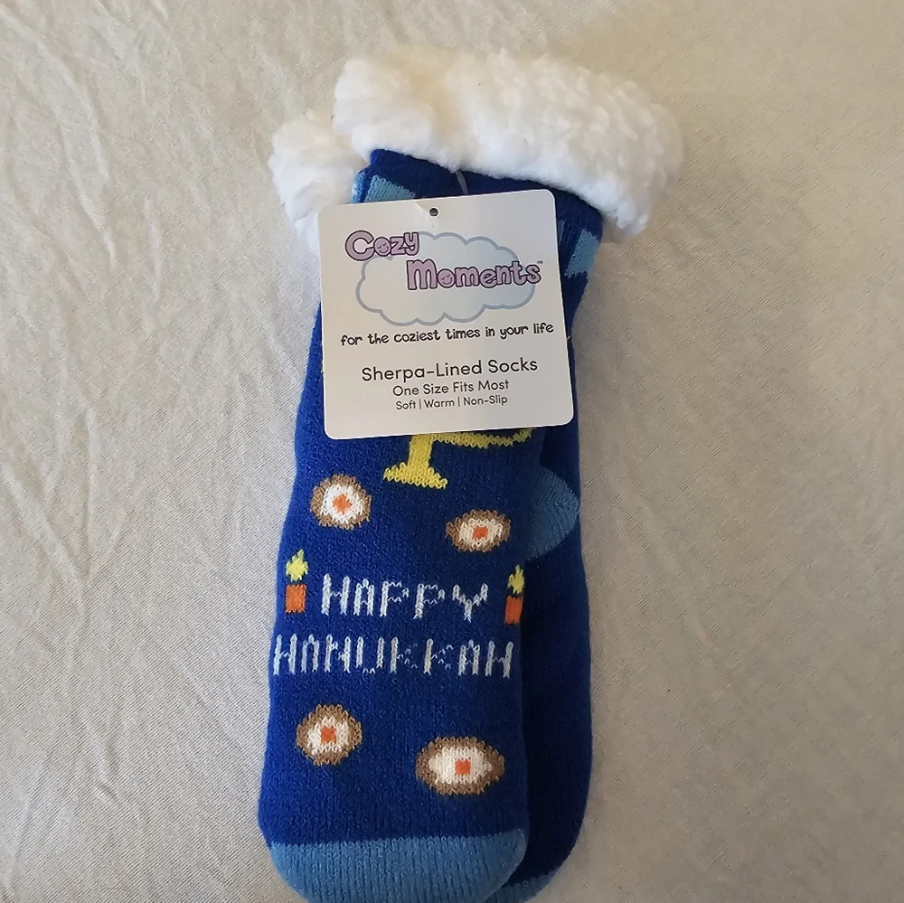 NWT 2 PAIRS Hanukkah Menorah Sherpa Lined Gripper Nonslip Socks Kids Child Size
